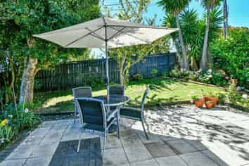  16 Olsen Avenue, Hillsborough