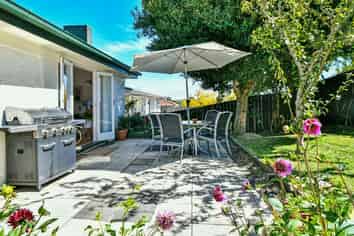  16 Olsen Avenue, Hillsborough