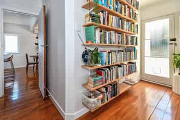  16 Olsen Avenue, Hillsborough