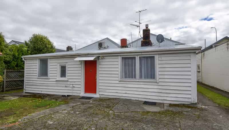 2/144 High Street North , Carterton