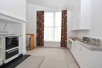 2/144 High Street North , Carterton