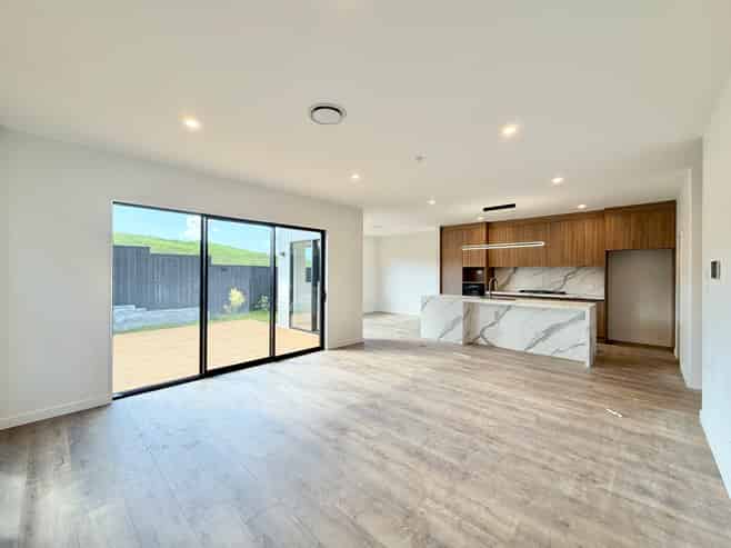 90 Huanui Drive, Orewa