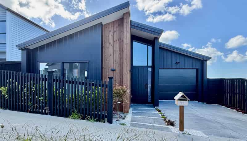 90 Huanui Drive, Orewa