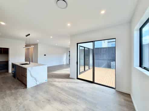 90 Huanui Drive, Orewa