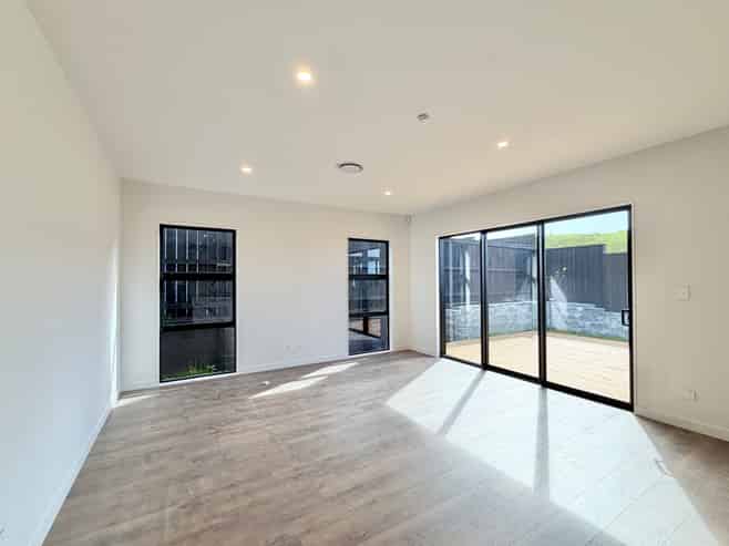 90 Huanui Drive, Orewa