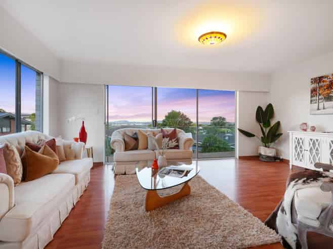 9 Nui Mana Place, Te Atatu South