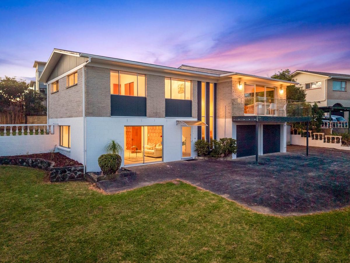 9 Nui Mana Place, Te Atatu South, Waitakere City, Auckland - Photo 1