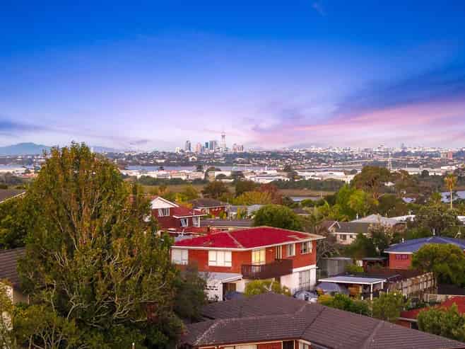 9 Nui Mana Place, Te Atatu South