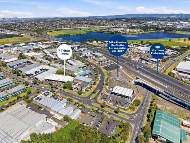 PREMIUM CORNER SHOWROOM - READY TO OCCUPY/INVEST
