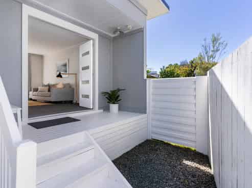 4A Tiroroa Avenue, Te Atatu South