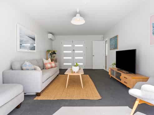 4A Tiroroa Avenue, Te Atatu South