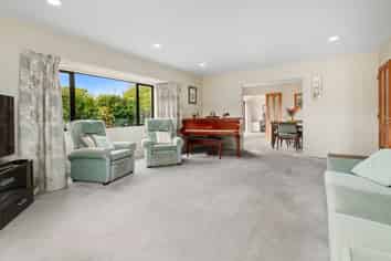 1 Colin Grove, Hutt Central