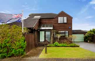 1 Colin Grove, Hutt Central