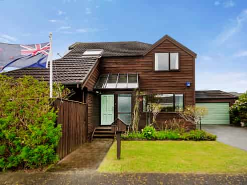 1 Colin Grove, Central Hutt