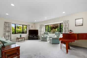 1 Colin Grove, Hutt Central