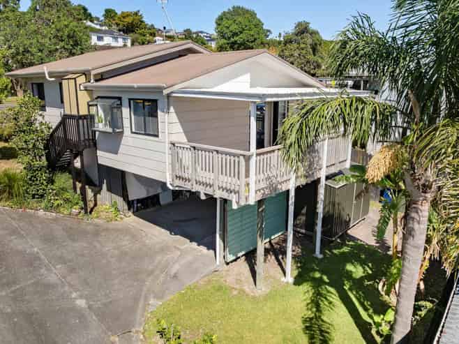 2/62 Trias Road, Totara Vale