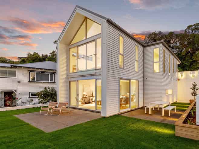 2/1 The Brae, Mount Pleasant