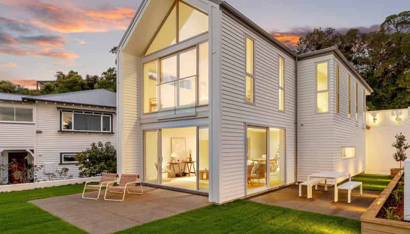 2/1 The Brae, Mount Pleasant