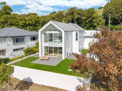 2/1 The Brae, Mount Pleasant