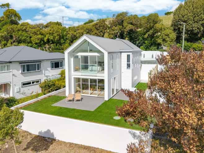 2/1 The Brae, Mount Pleasant