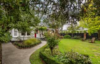 42 Hawkesbury Avenue, Saint Albans