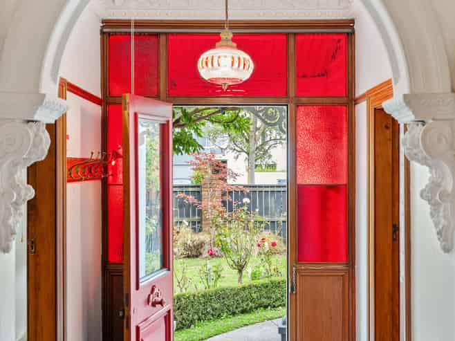 42 Hawkesbury Avenue, Saint Albans