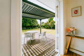 11 Good Street, Matangi