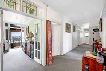 136 Warwick Road, Stratford