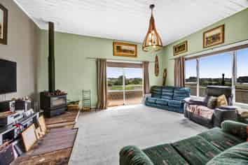 136 Warwick Road, Stratford