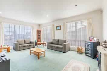 32 Hugh Green Drive, Pinehill