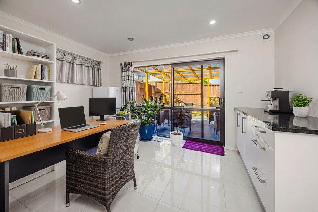 Stylish Family Living with Space and Comfort - Widok 4