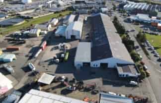 Drive‑Through Warehouse With Yard