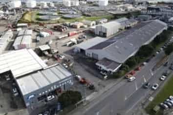 Drive‑Through Warehouse With Yard