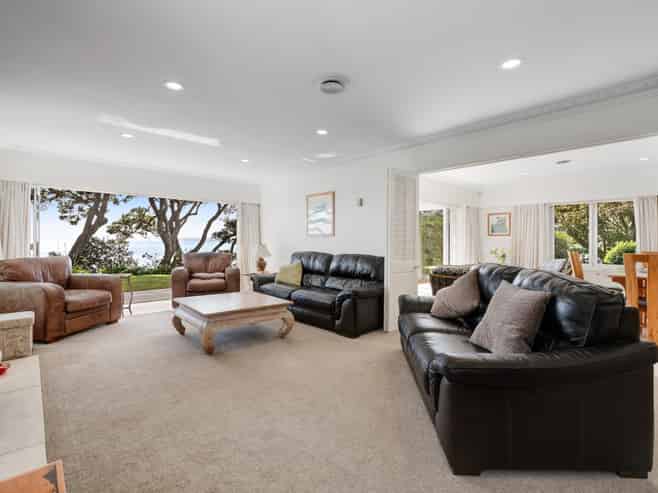 11 Elgin Place, Red Beach