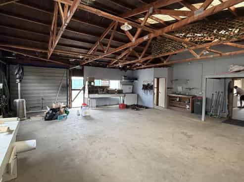 Office and warehouse for lease