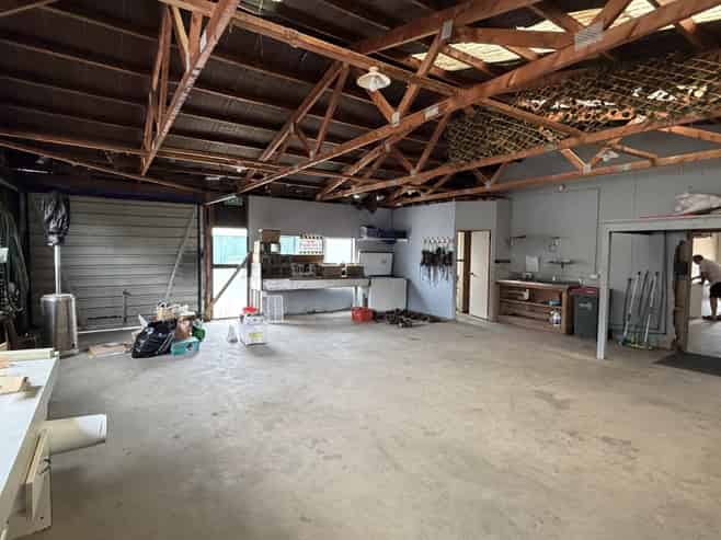 Office and warehouse for lease