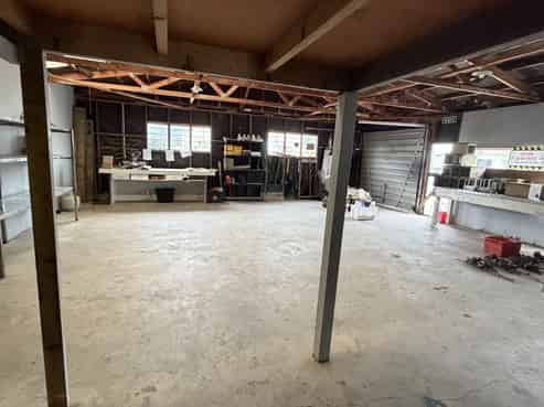 Office and warehouse for lease