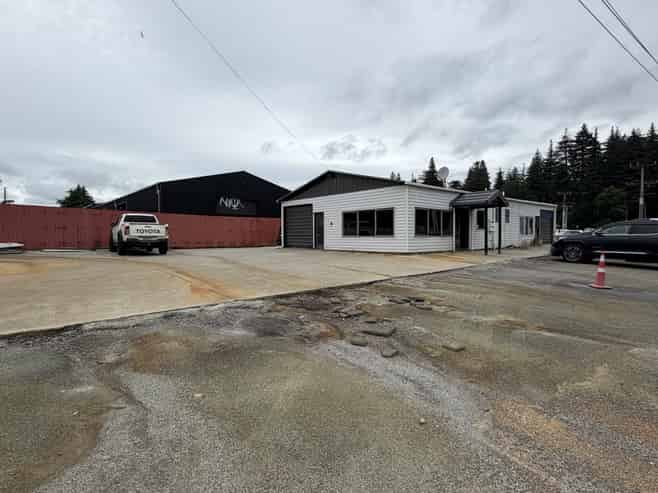 Office and warehouse for lease