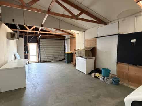 Office and warehouse for lease