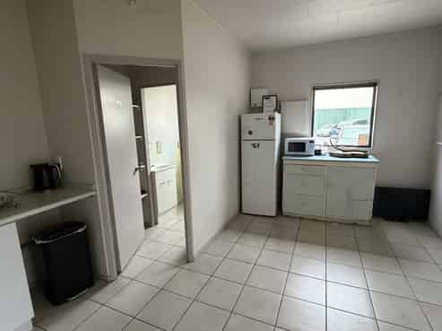 Office and warehouse for lease