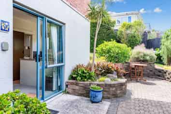 25A Punga Grove Avenue, Riverside