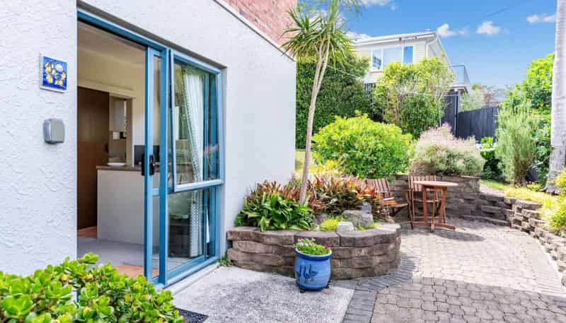 25A Punga Grove Avenue, Riverside