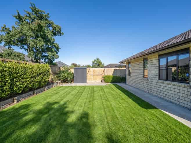 7 Whitney Place, Rototuna North