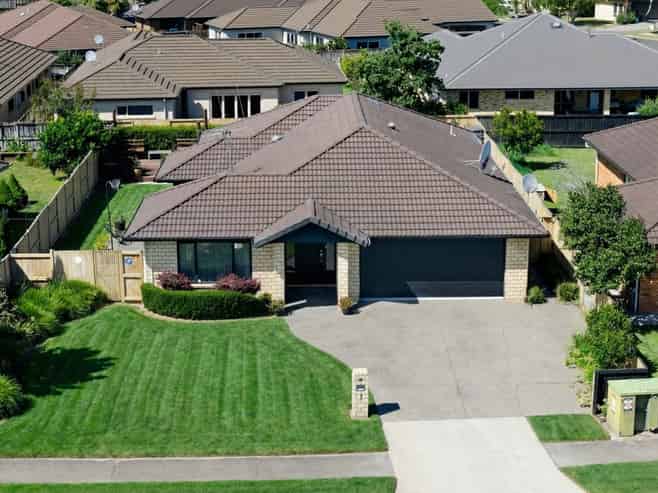 7 Whitney Place, Rototuna North