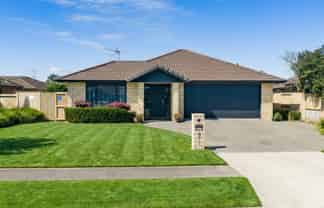 7 Whitney Place, Rototuna North