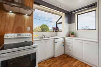 6 Adam Sunde Place, Glen Eden