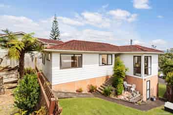 6 Adam Sunde Place, Glen Eden