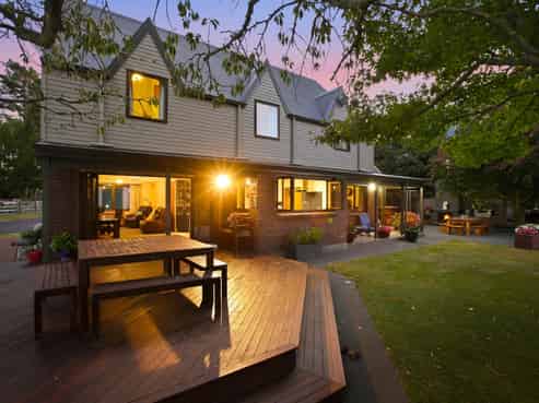 17 Ridgewood Drive, Ridgewood