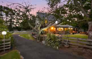 17 Ridgewood Drive, Ridgewood