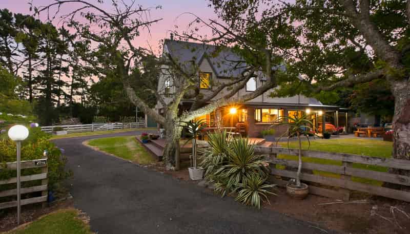 17 Ridgewood Drive, Ridgewood